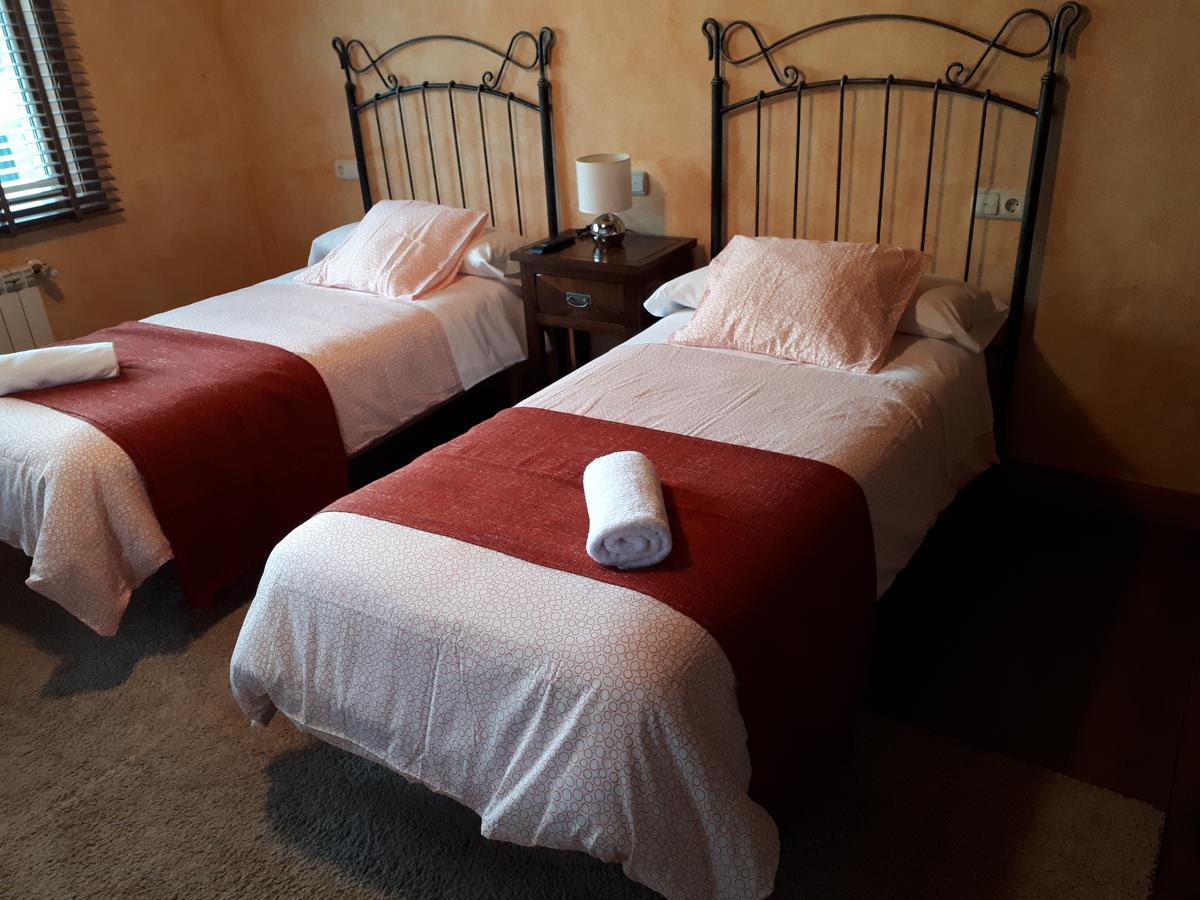 Pension Vilanova Sigueiro Bagian luar foto