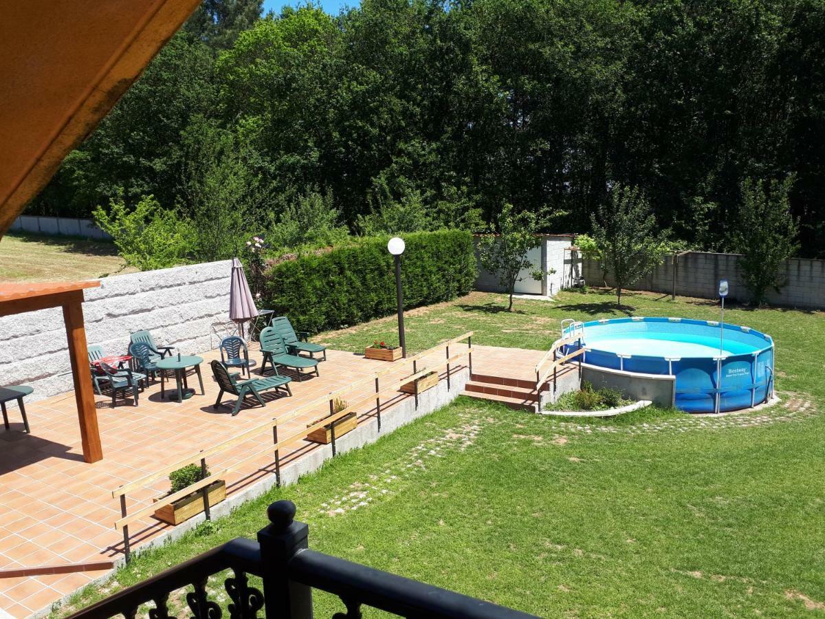 Pension Vilanova Sigueiro Bagian luar foto