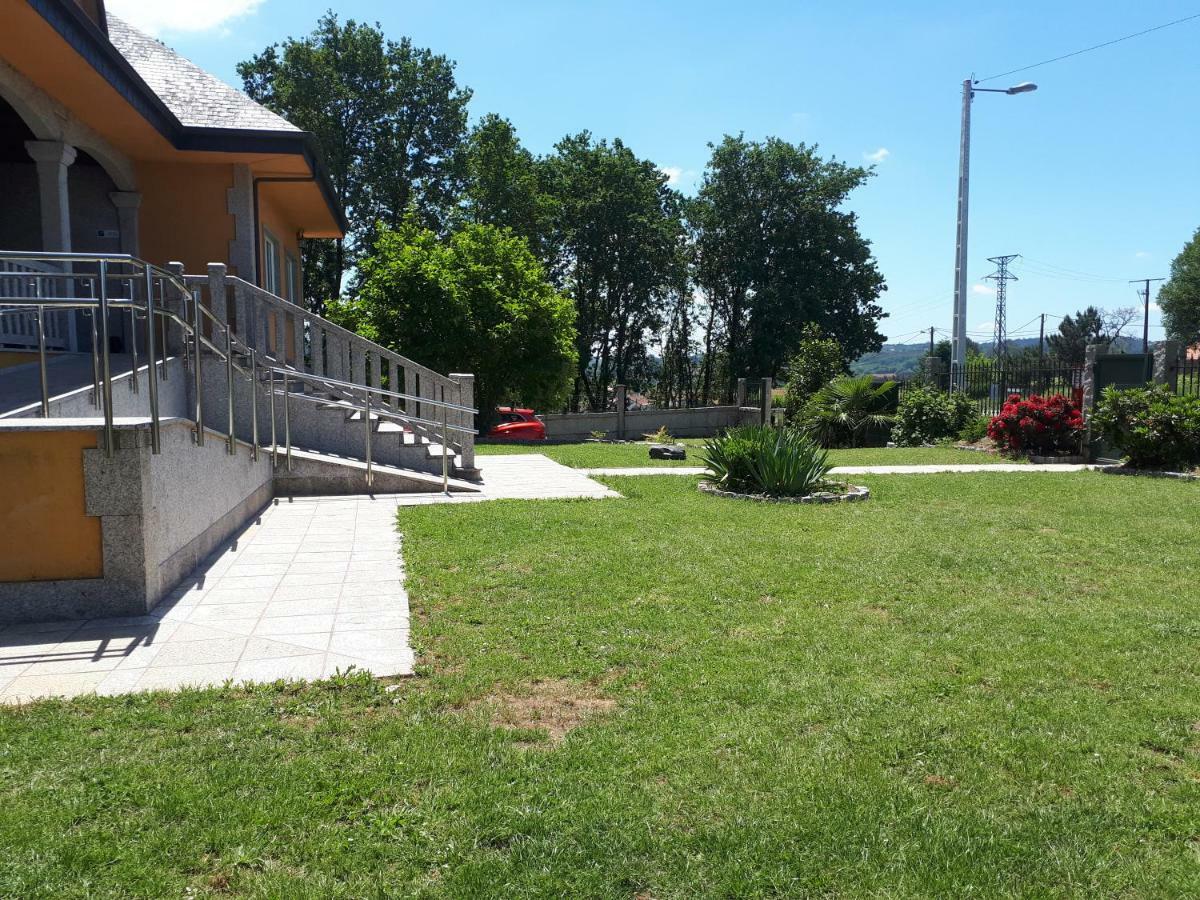 Pension Vilanova Sigueiro Bagian luar foto