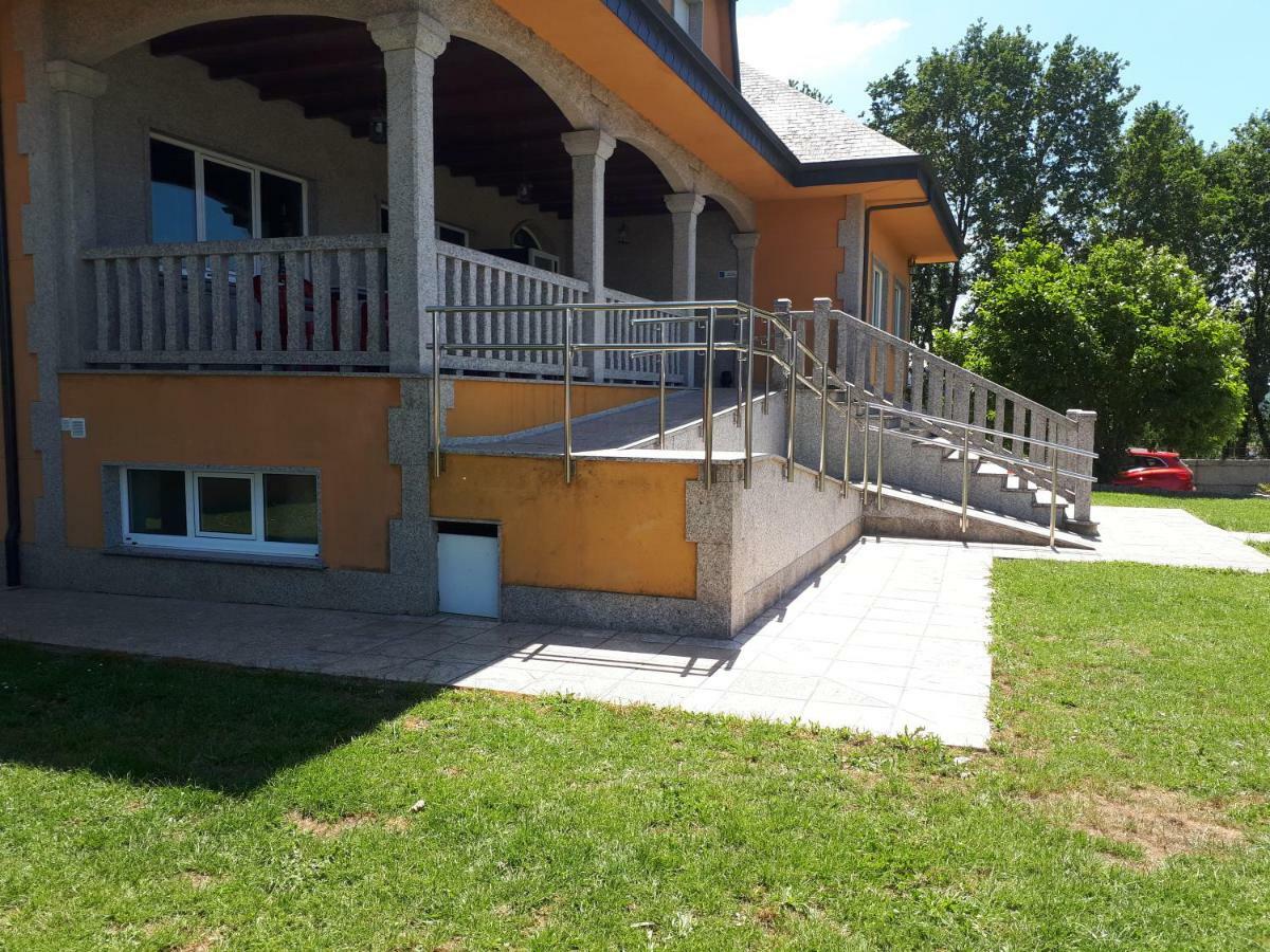 Pension Vilanova Sigueiro Bagian luar foto