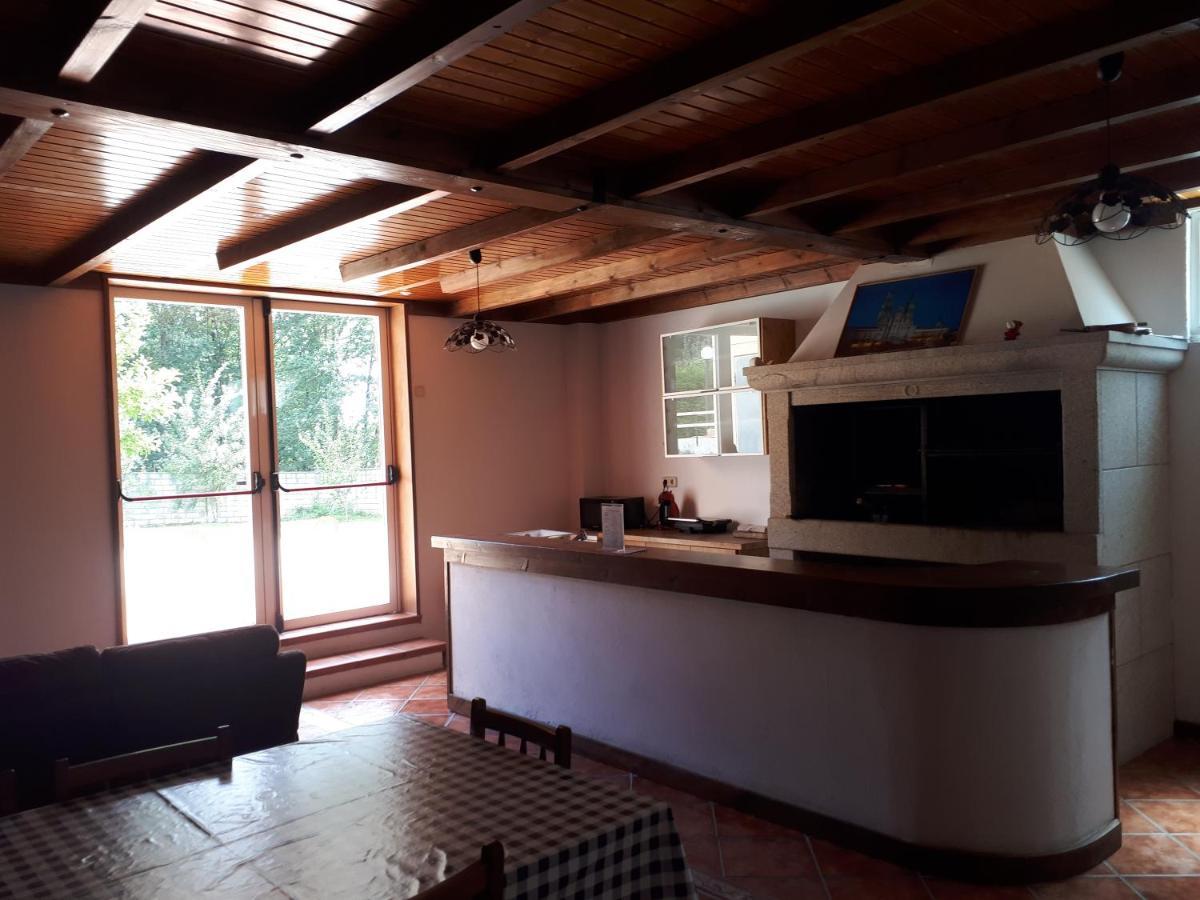 Pension Vilanova Sigueiro Bagian luar foto